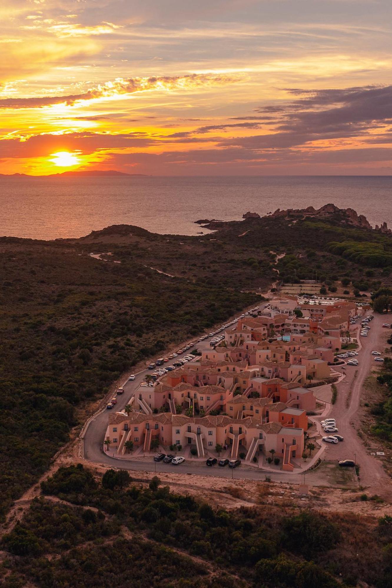 Red Sun Village Hotel 4*